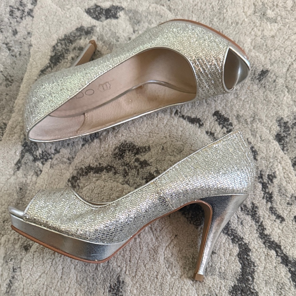 Aldo Elegant Silver Peep-Toe Heels